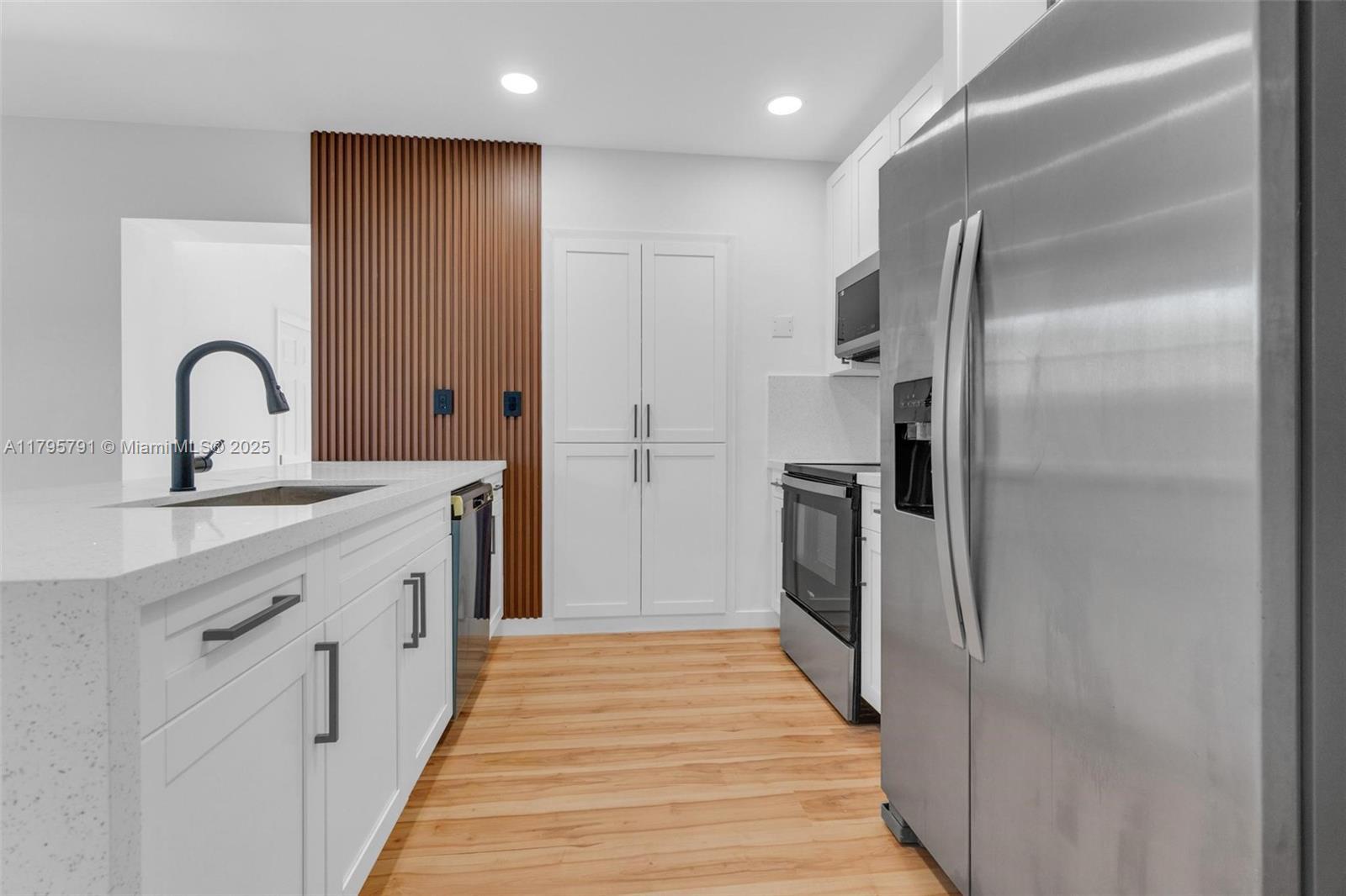 Picture of 440 NW 30Th Ter, Fort Lauderdale, FL 33311