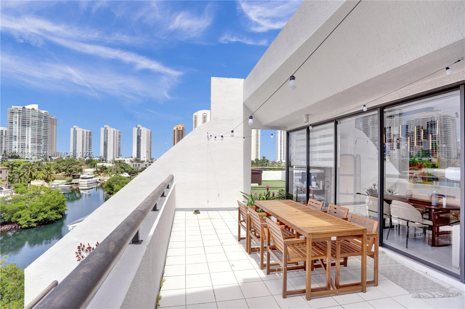 Picture of 355 Poinciana Dr # 1130, Sunny Isles Beach, FL 33160