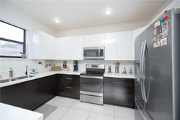 Picture of 8877 NW 103Rd Ave, Doral, FL 33178