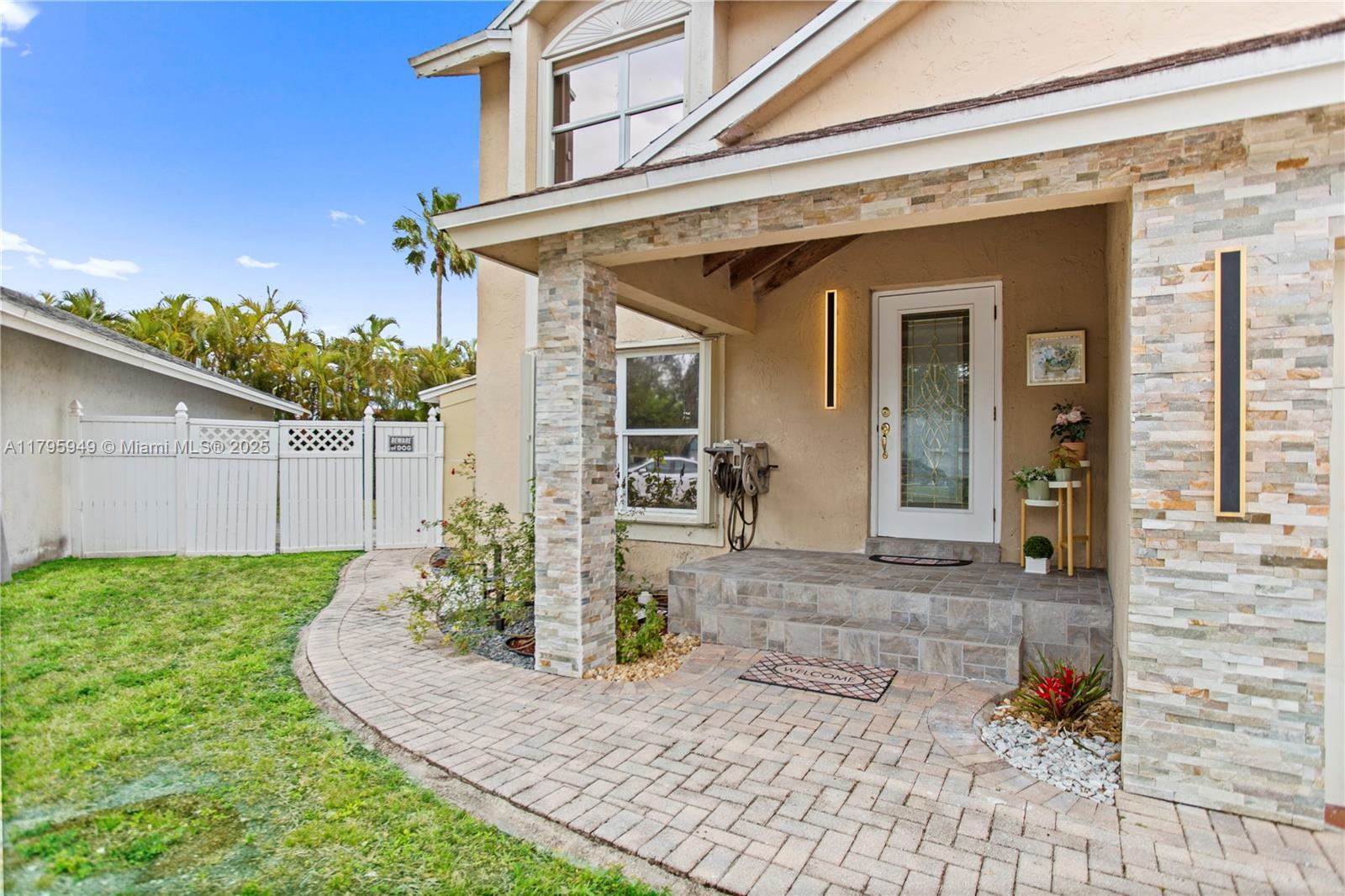 Picture of 1051 SW 95Th Ter, Pembroke Pines, FL 33025