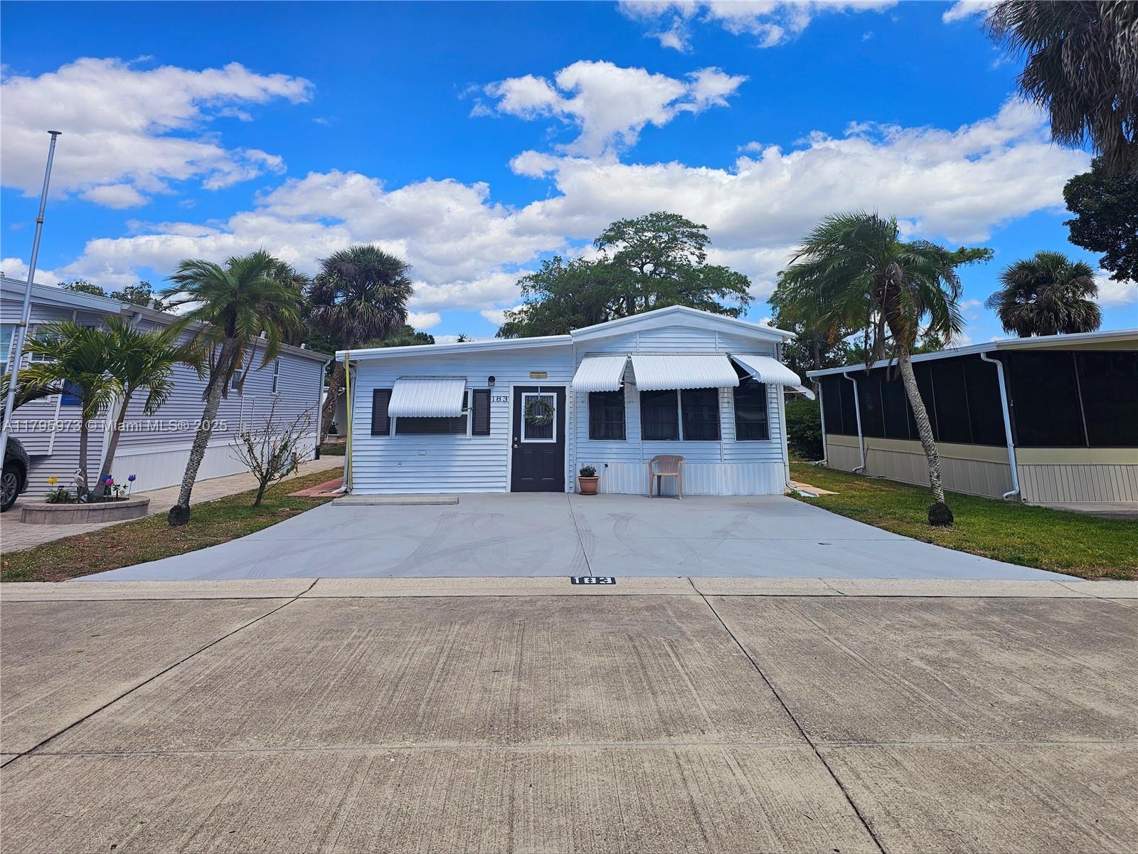 Picture of 183 Panther Pass Cir, Naples, FL 34114