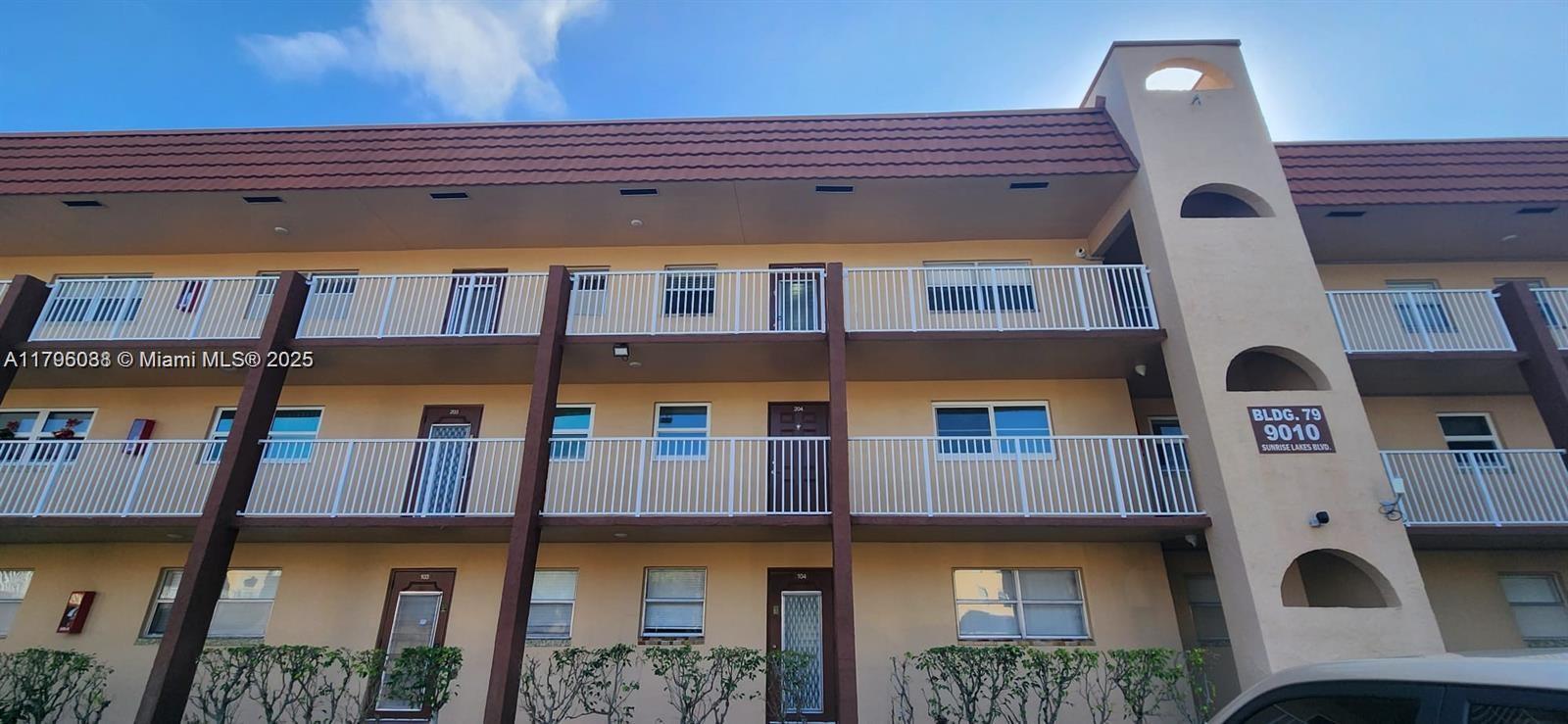 Picture of 9010 Sunrise Lakes Blvd # 304, Sunrise, FL 33322