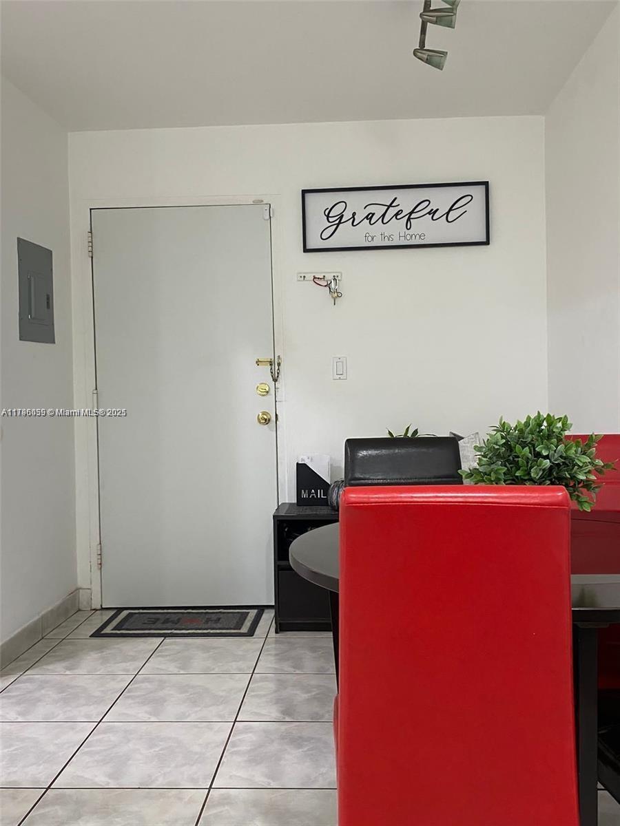 Picture of 10379 N Kendall Dr # L2, Miami, FL 33176