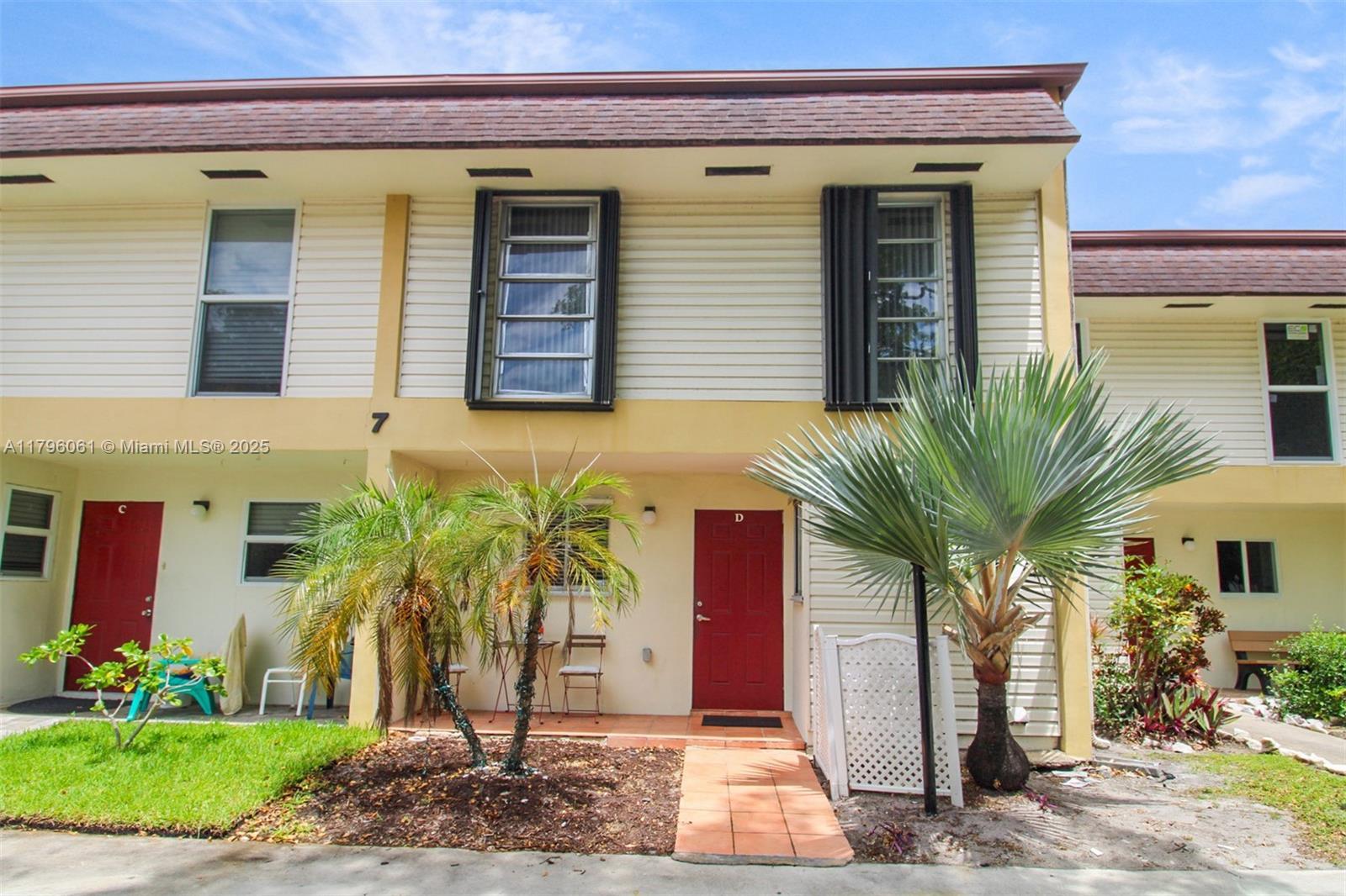 Picture of 3321 Farragut St # 7D, Hollywood, FL 33021