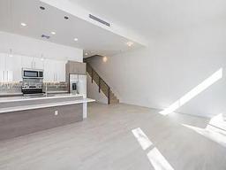 Picture of 4500 NW 8Th Pl # 4500, Plantation, FL 33317