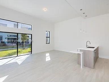 Picture of 4500 NW 8Th Pl # 4500, Plantation, FL 33317
