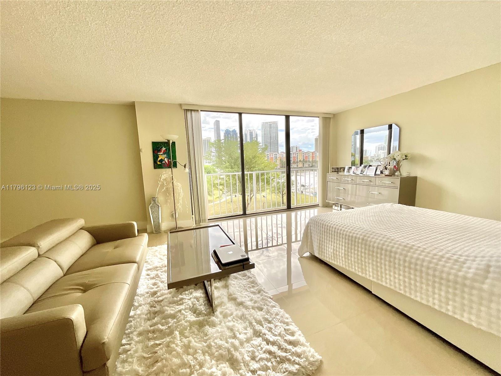 Picture of 290 174Th St # 515, Sunny Isles Beach, FL 33160
