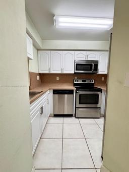 Picture of 8255 SW 152Nd Ave # 215, Miami, FL 33193