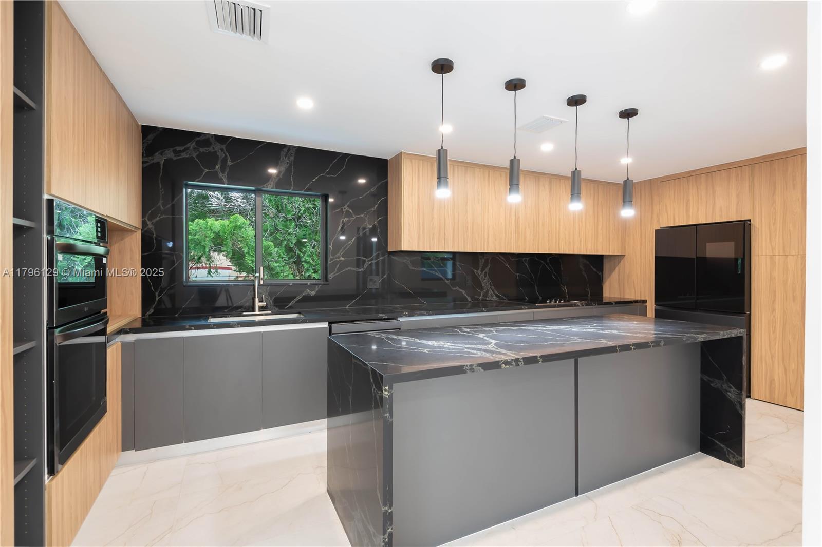 Picture of 2181 SW 20Th St, Miami, FL 33145