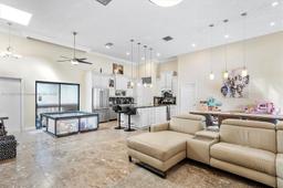 Picture of 2707 Parkview Dr, Hallandale Beach, FL 33009