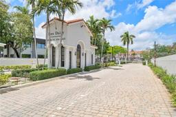 Picture of 1018 NE 208Th St, Miami, FL 33179
