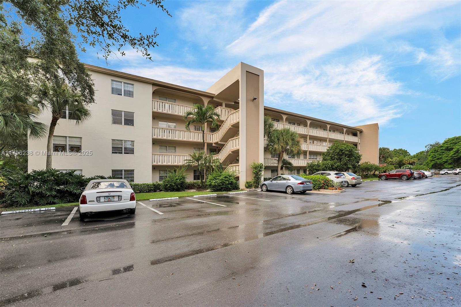 Picture of 2301 Lucaya Ln # J4, Coconut Creek, FL 33066