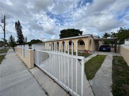 Picture of 4701 SW 104Th Ct, Miami, FL 33165