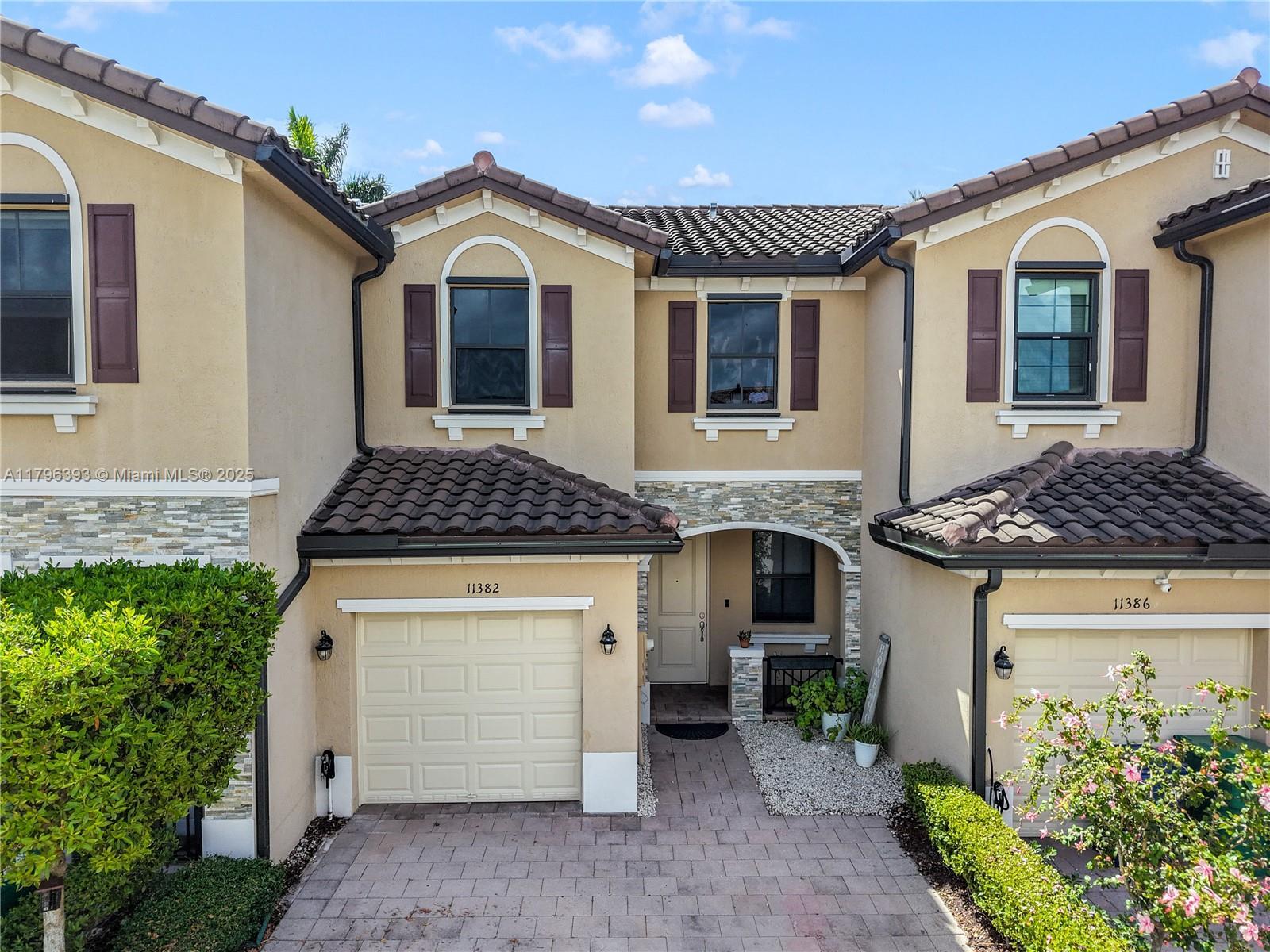 Picture of 11382 SW 254Th Ter, Homestead, FL 33032