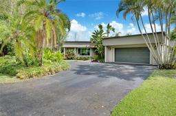 Picture of 610 Lake Dasha Cir, Plantation, FL 33324