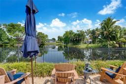 Picture of 610 Lake Dasha Cir, Plantation, FL 33324