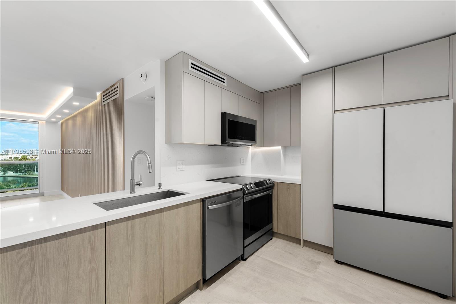 Picture of 100 Bayview Dr # 604, Sunny Isles Beach, FL 33160
