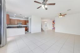 Picture of 704 NE 193 St, Miami, FL 33179