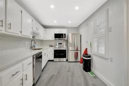 Picture of 1301 NE 191St St # F417, Miami, FL 33179