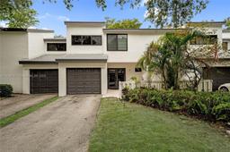 Picture of 9885 Fairway Cove Ln, Plantation, FL 33324