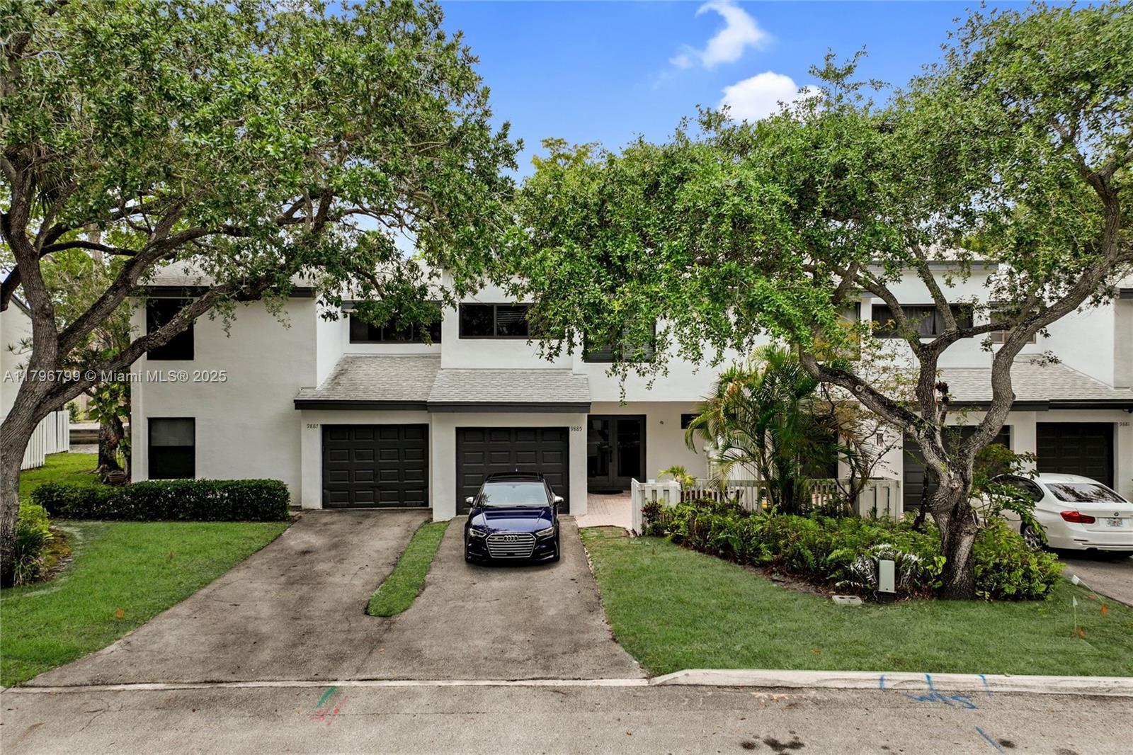 Picture of 9885 Fairway Cove Ln, Plantation, FL 33324