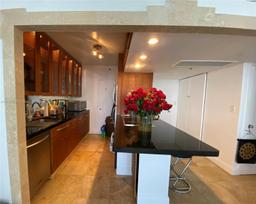 Picture of 100 Lincoln Rd # 1111, Miami Beach, FL 33139
