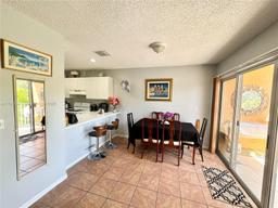 Picture of 6225 Kendale Lakes Cir # 252, Miami, FL 33183