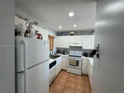 Picture of 6225 Kendale Lakes Cir # 252, Miami, FL 33183