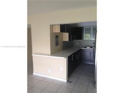 Picture of 6101 N Falls Cir Dr # 409, Lauderhill, FL 33319