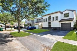 Picture of 2562 W Saratoga Dr, Cooper City, FL 33026