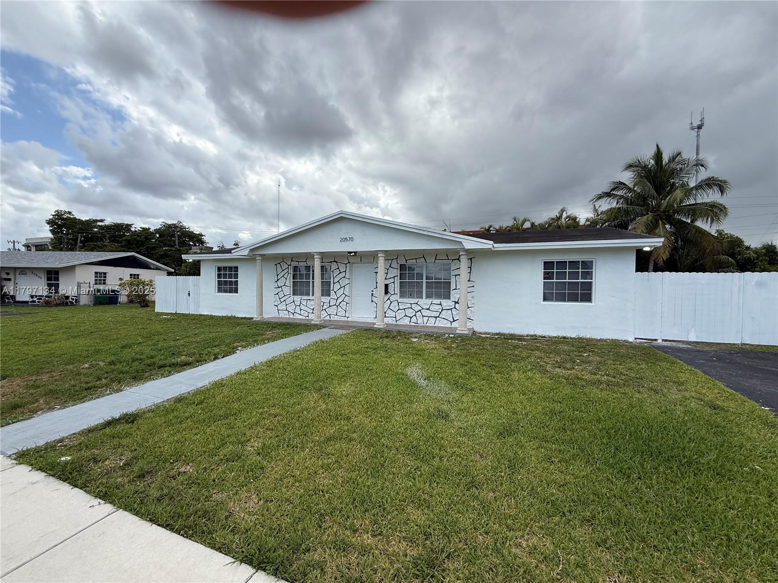 Picture of 20570 NW 1St Ct, Miami Gardens, FL 33169