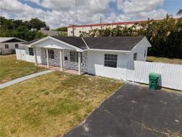 Picture of 20570 NW 1St Ct, Miami Gardens, FL 33169