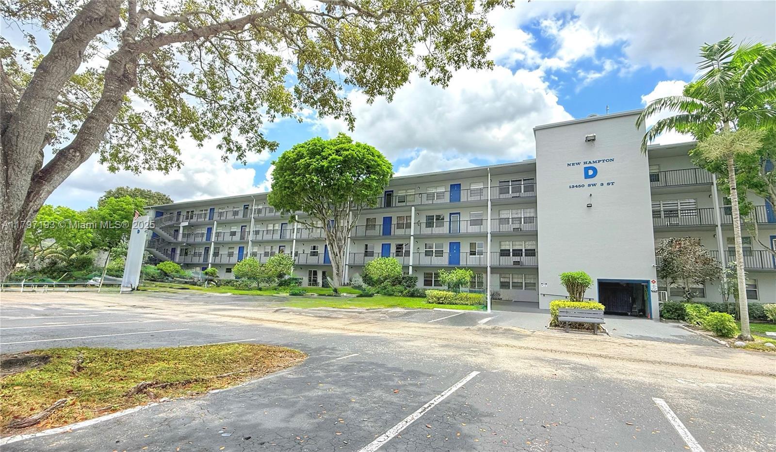 Picture of 13450 SW 3Rd St # 308D, Pembroke Pines, FL 33027