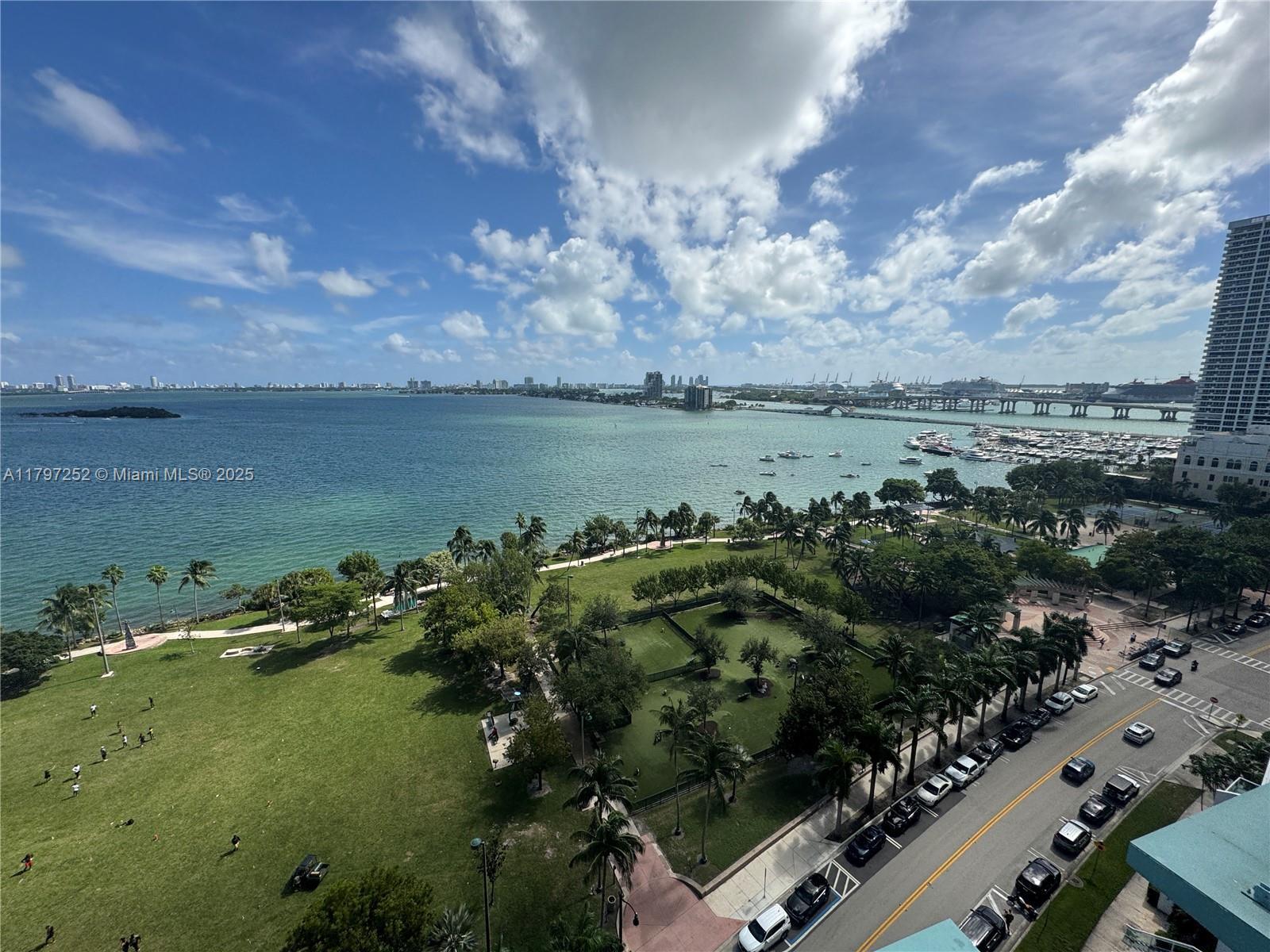 Picture of 1900 N Bayshore Dr # 1401, Miami, FL 33132