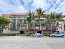 Picture of 7801 Abbott Ave # 306, Miami Beach, FL 33141