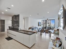 Picture of 1000 Brickell Plz, Miami, FL 33131