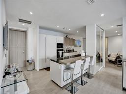Picture of 1000 Brickell Plz, Miami, FL 33131