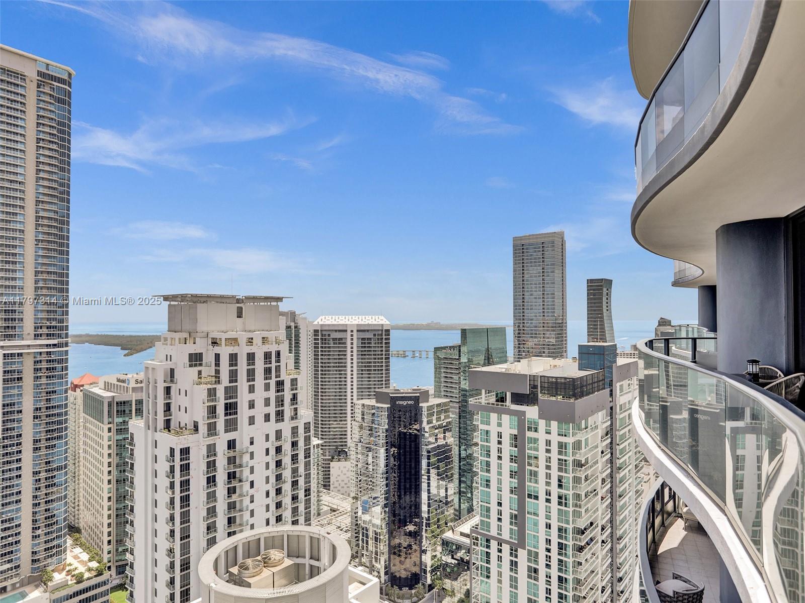 Picture of 1000 Brickell Plz, Miami, FL 33131