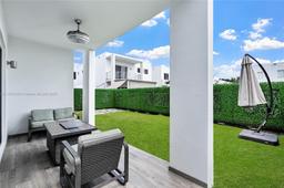 Picture of 10330 NW 68Th St, Doral, FL 33178