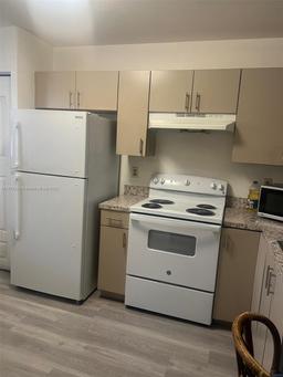 Picture of 862 209Th # 206, Miami, FL 33179