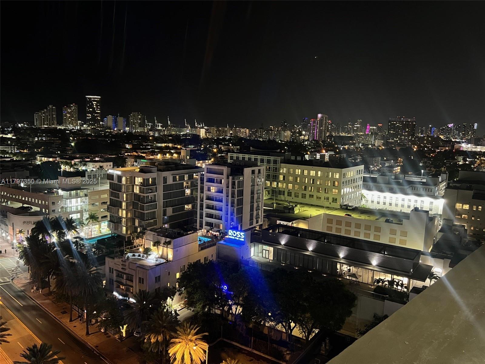 Picture of 100 Lincoln Rd, Miami Beach, FL 33139
