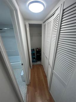 Picture of 9420 Poinciana Pl # 210, Davie, FL 33324