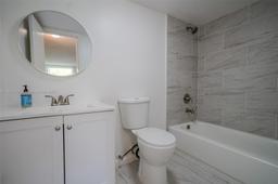 Picture of 14201 N Kendall Dr # 411D, Miami, FL 33186