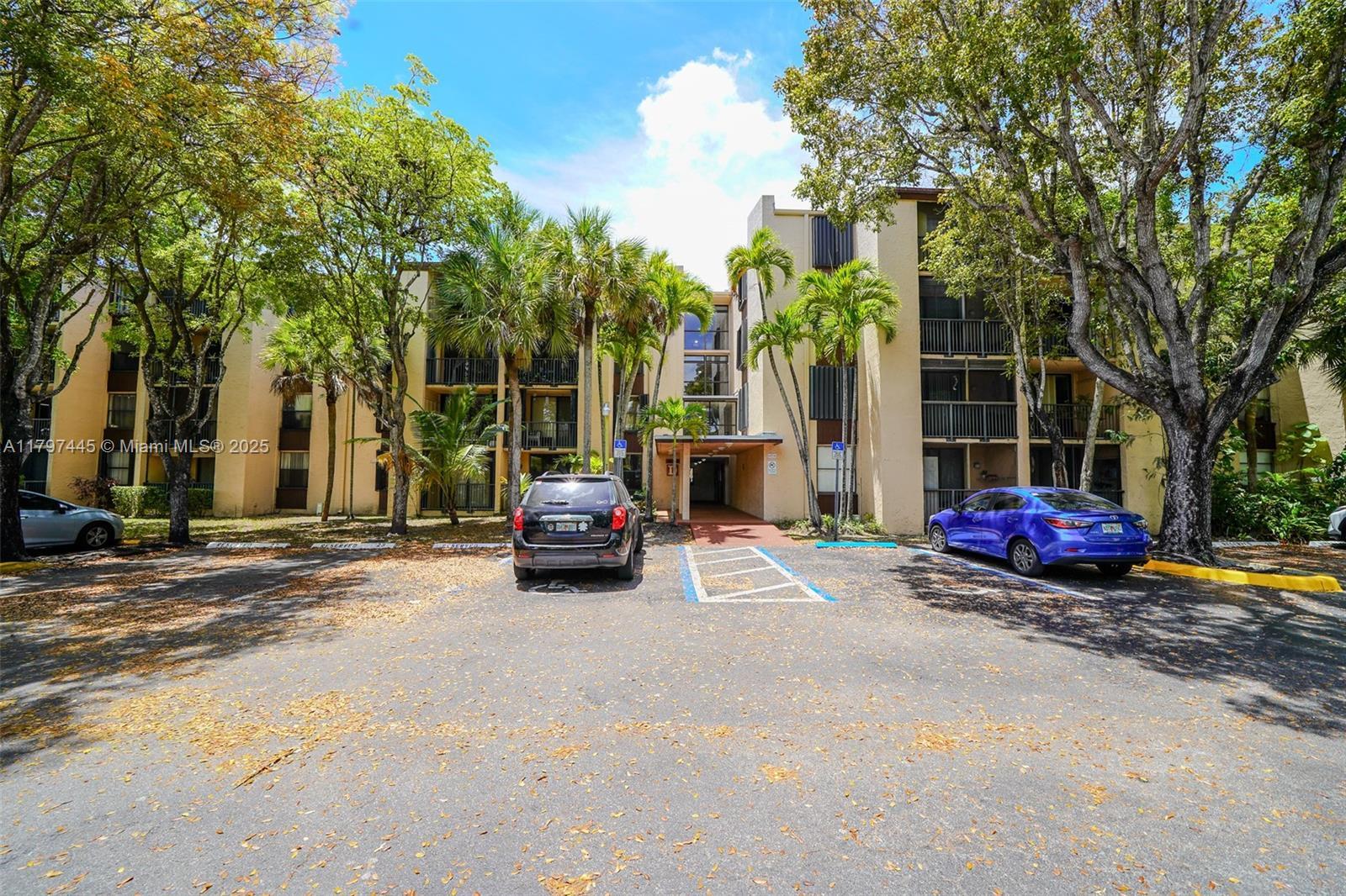 Picture of 14201 N Kendall Dr # 411D, Miami, FL 33186