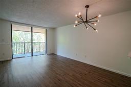 Picture of 14201 N Kendall Dr # 411D, Miami, FL 33186