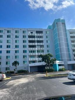 Picture of 919 Hillcrest Dr # 611, Hollywood, FL 33021