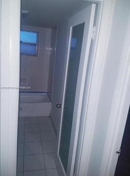 Picture of 15600 NW 7Th Ave # 319, Miami, FL 33169