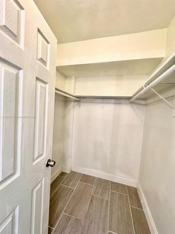 Picture of 2905 Point East Dr # L102, Aventura, FL 33160
