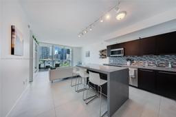 Picture of 90 SW 3Rd St # 1514, Miami, FL 33130