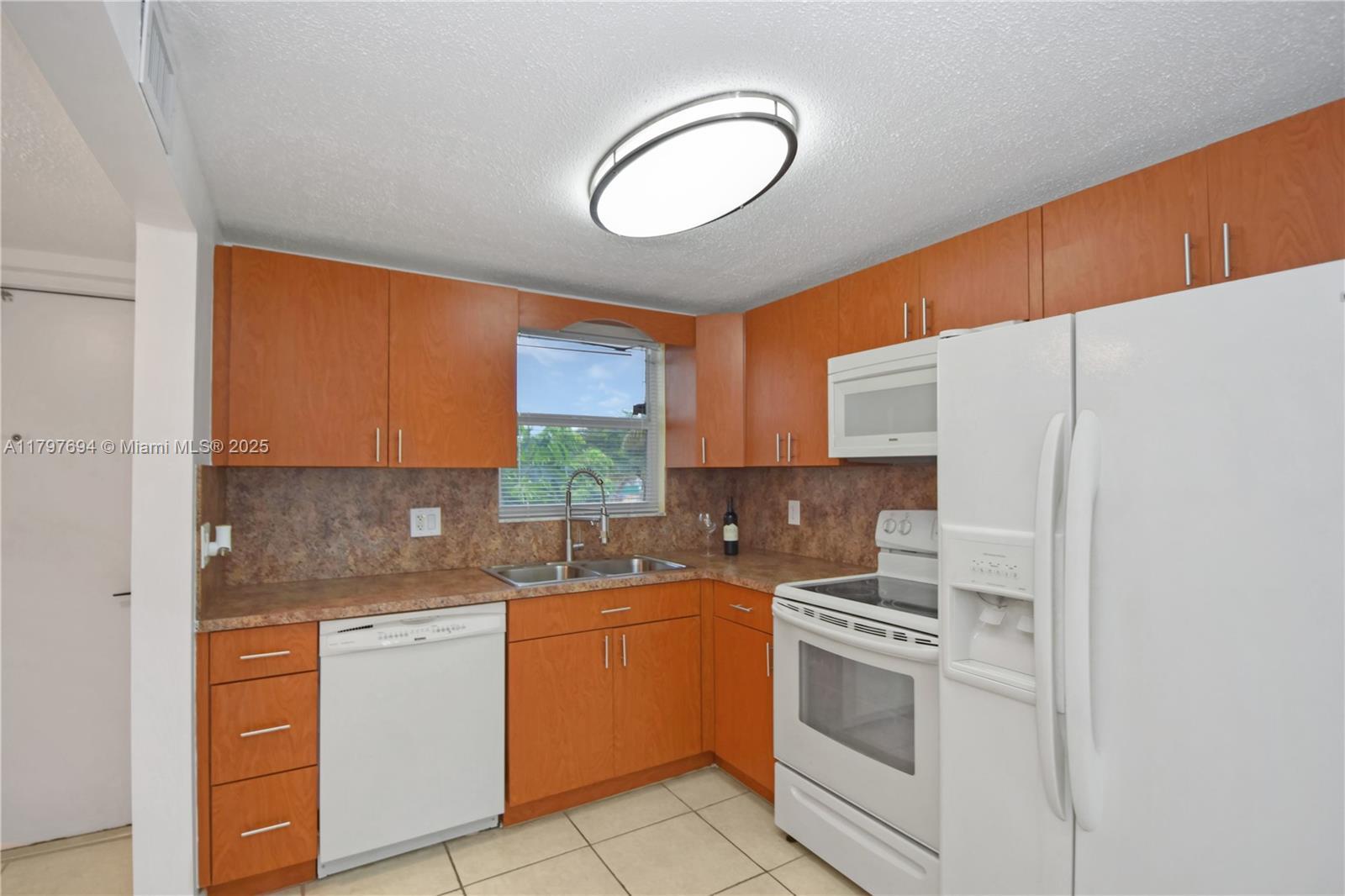 Picture of 6650 Royal Palm Blvd # 206C, Margate, FL 33063
